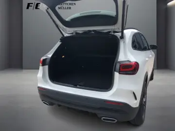 MERCEDES-BENZ GLA 220 d AMG-Line Burm MBeam TWA Night Sitzhz