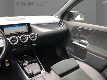 MERCEDES-BENZ GLA 220 d AMG-Line Burm MBeam TWA Night Sitzhz