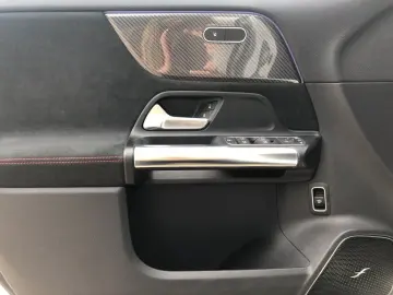 MERCEDES-BENZ GLA 220 d AMG-Line Burm MBeam TWA Night Sitzhz