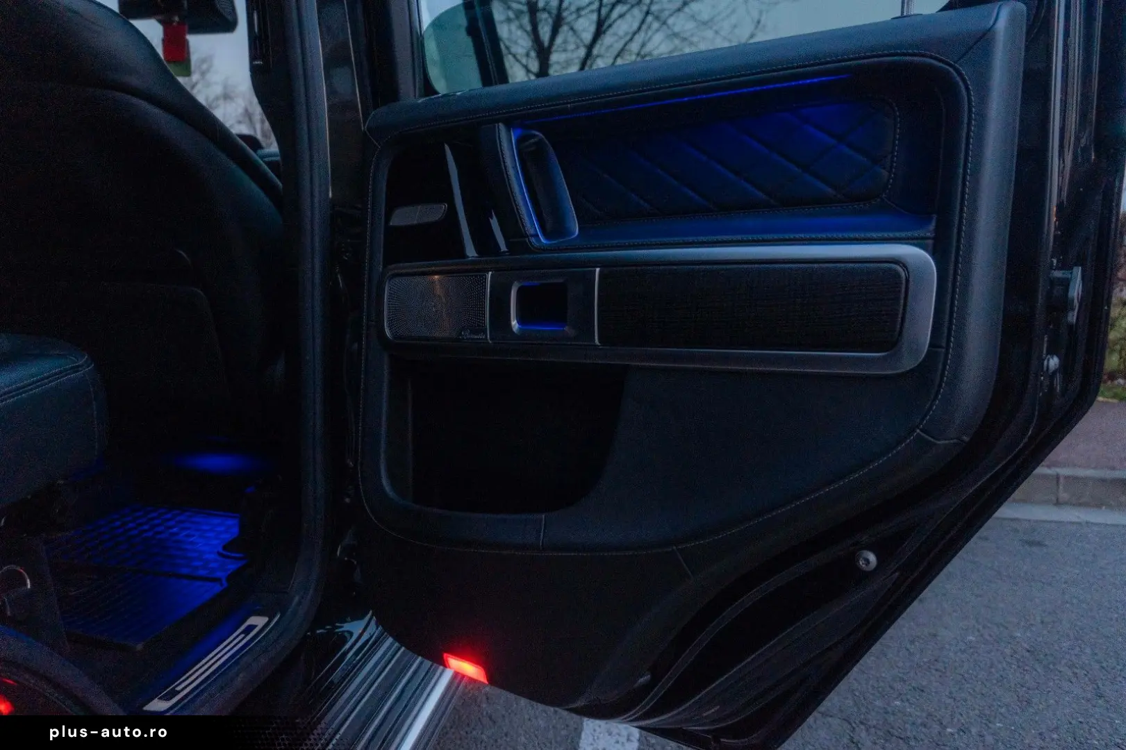 MERCEDES-BENZ G 500_63AMG TrimLine_MassageSeats_360