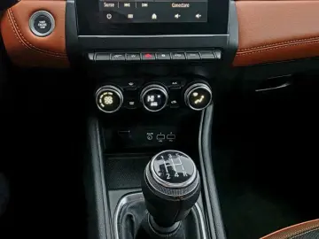 RENAULT CAPTUR 1.0 TCe 100CP Intens