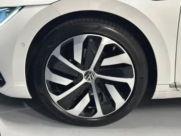 VW Arteon Shooting Brake R-Line 4Mot. 19Zoll PANORA