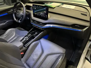 SKODA Enyaq Coupé RS Suite  21Zoll Wärmepumpe PANORAMA