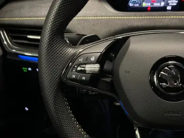 SKODA Enyaq Coupé RS Lounge  21Zoll Wärmepumpe AHK