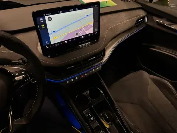 SKODA Enyaq Coupé RS Lounge  21Zoll Wärmepumpe AHK