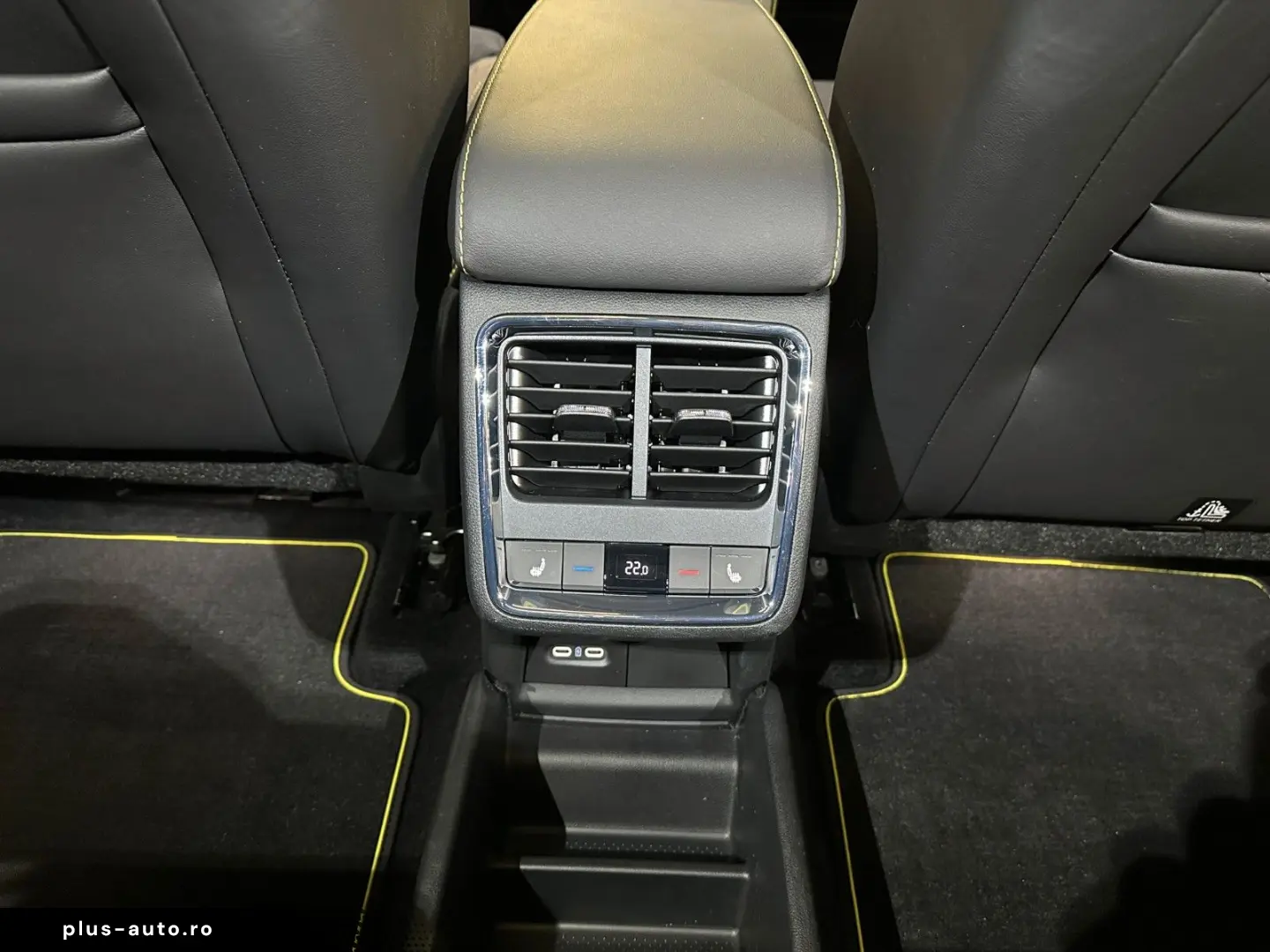 SKODA Enyaq Coupé RS Lounge  21Zoll Wärmepumpe AHK