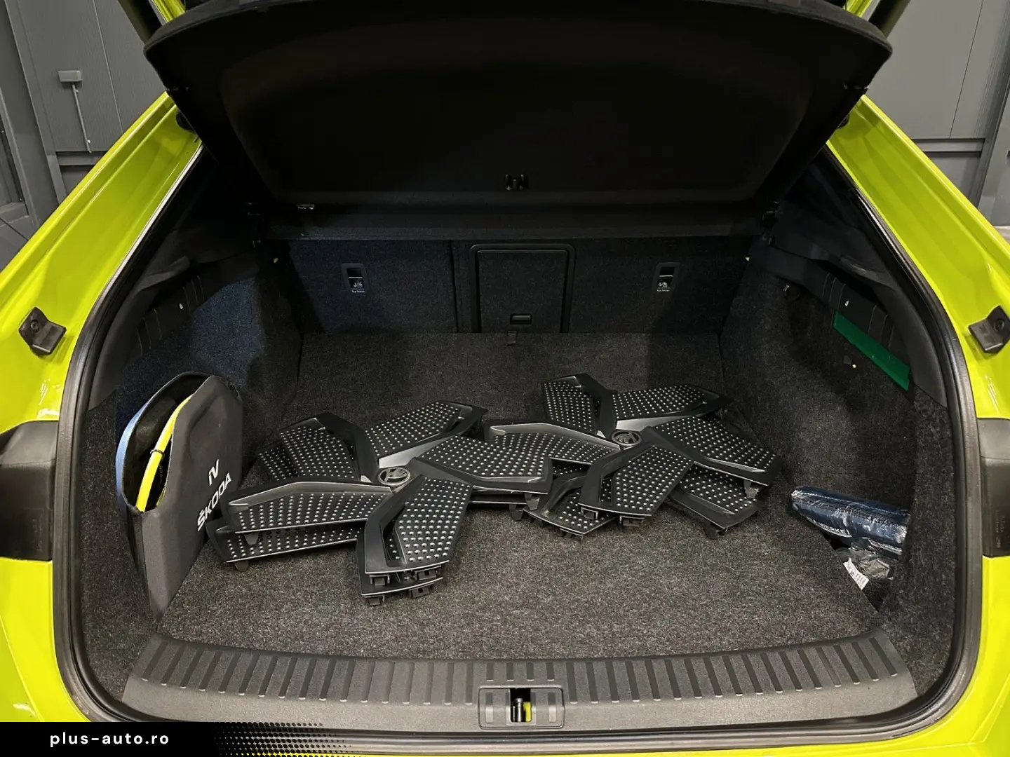 SKODA Enyaq Coupé RS Lounge  21Zoll Wärmepumpe AHK