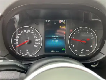 MERCEDES-BENZ T 180 d AUT DynLicht Fernlichtass. Kam. KlimaA