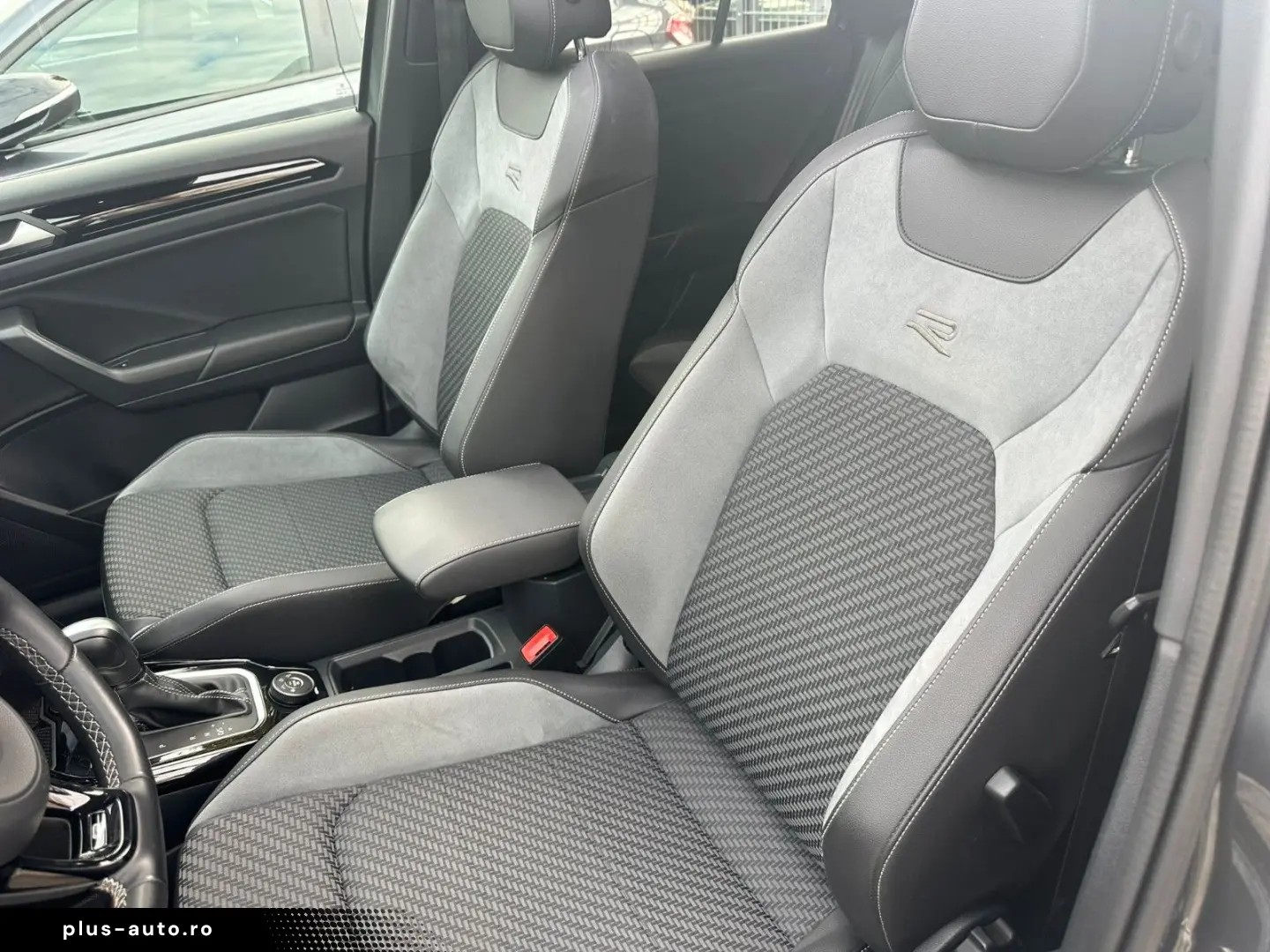 VW T-Roc 2.0 TSI OPF DSG 4MOTION R PANO ACC AHK