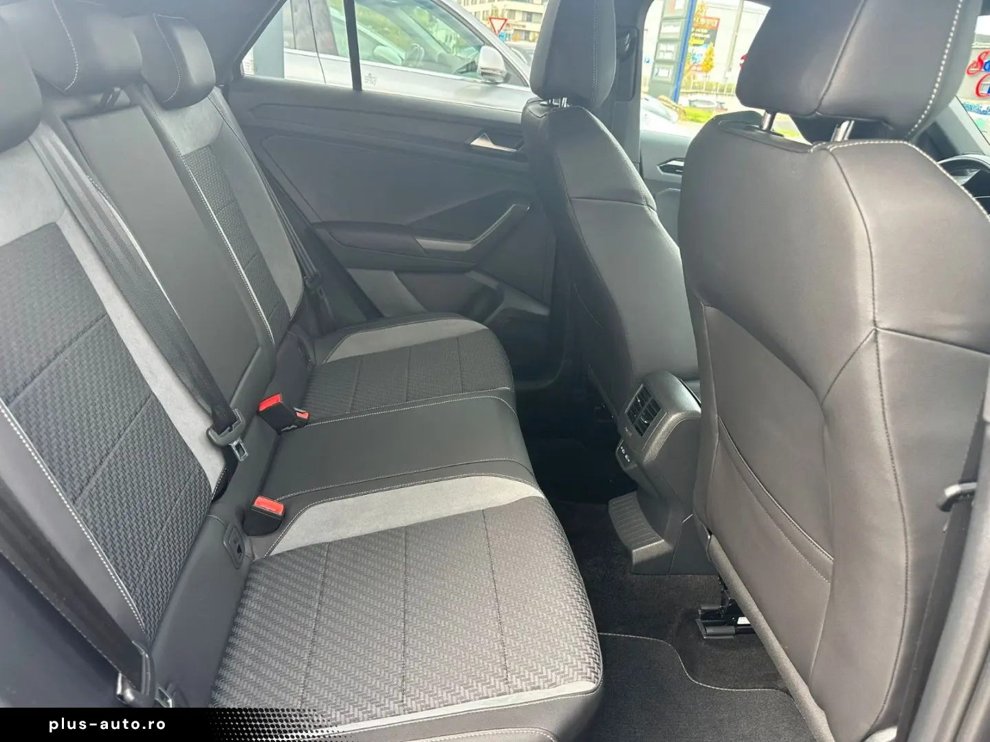 VW T-Roc 2.0 TSI OPF DSG 4MOTION R PANO ACC AHK