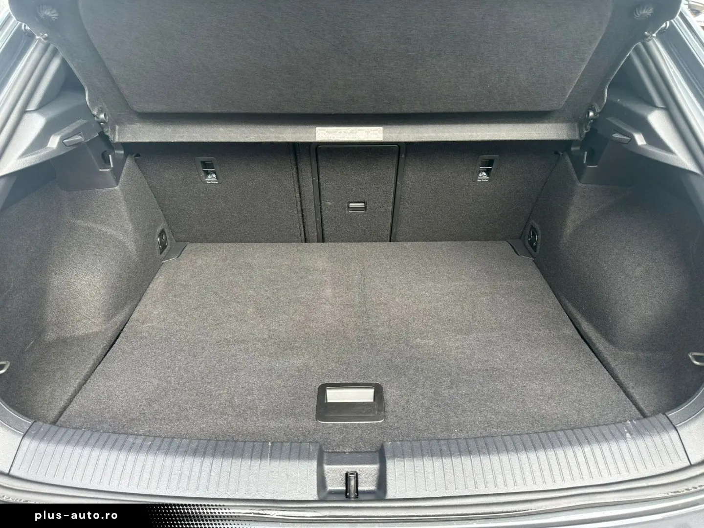 VW T-Roc 2.0 TSI OPF DSG 4MOTION R PANO ACC AHK