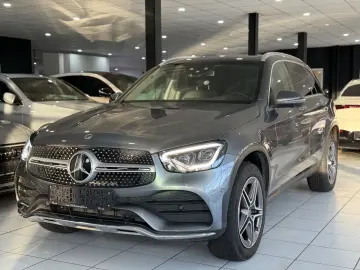 MERCEDES-BENZ GLC 300 de 4M AMG-LINE DISTR PANO MEMORY AHK