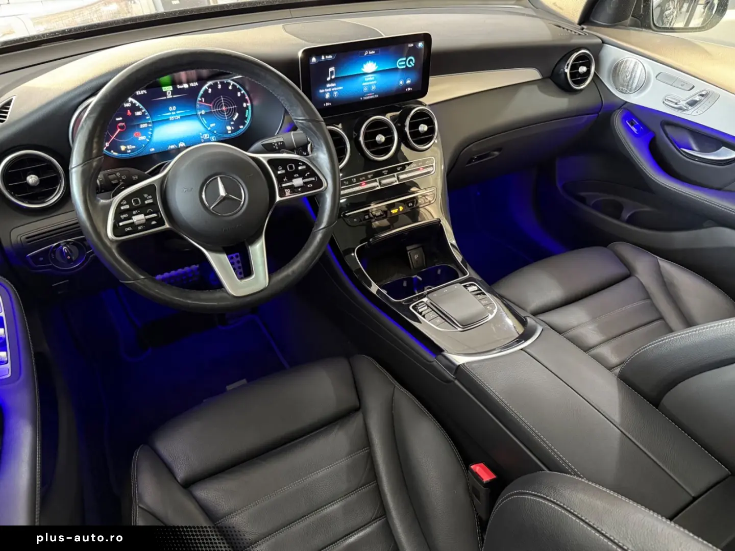 MERCEDES-BENZ GLC 300 de 4M AMG-LINE DISTR PANO MEMORY AHK