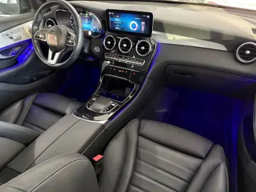 MERCEDES-BENZ GLC 300 de 4M AMG-LINE DISTR PANO MEMORY AHK