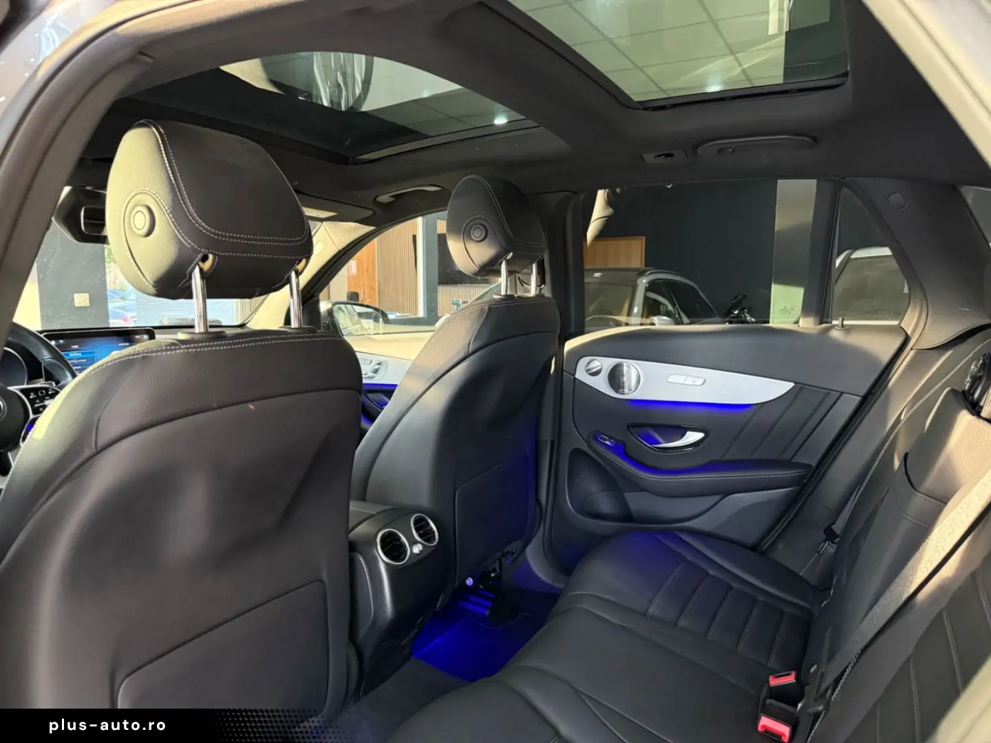 MERCEDES-BENZ GLC 300 de 4M AMG-LINE DISTR PANO MEMORY AHK