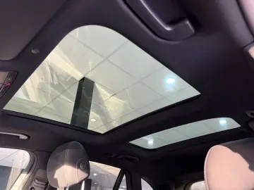 MERCEDES-BENZ GLC 300 de 4M AMG-LINE DISTR PANO MEMORY AHK