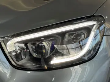 MERCEDES-BENZ GLC 300 de 4M AMG-LINE DISTR PANO MEMORY AHK