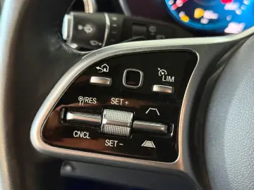 MERCEDES-BENZ GLC 300 de 4M AMG-LINE DISTR PANO MEMORY AHK