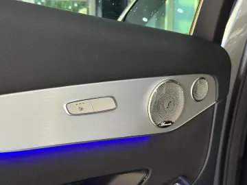 MERCEDES-BENZ GLC 300 de 4M AMG-LINE DISTR PANO MEMORY AHK