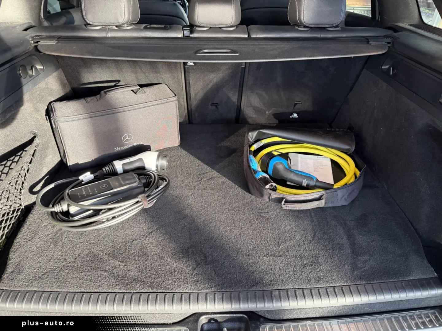 MERCEDES-BENZ GLC 300 de 4M AMG-LINE DISTR PANO MEMORY AHK