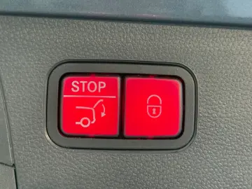 MERCEDES-BENZ GLC 300 de 4M AMG-LINE DISTR PANO MEMORY AHK