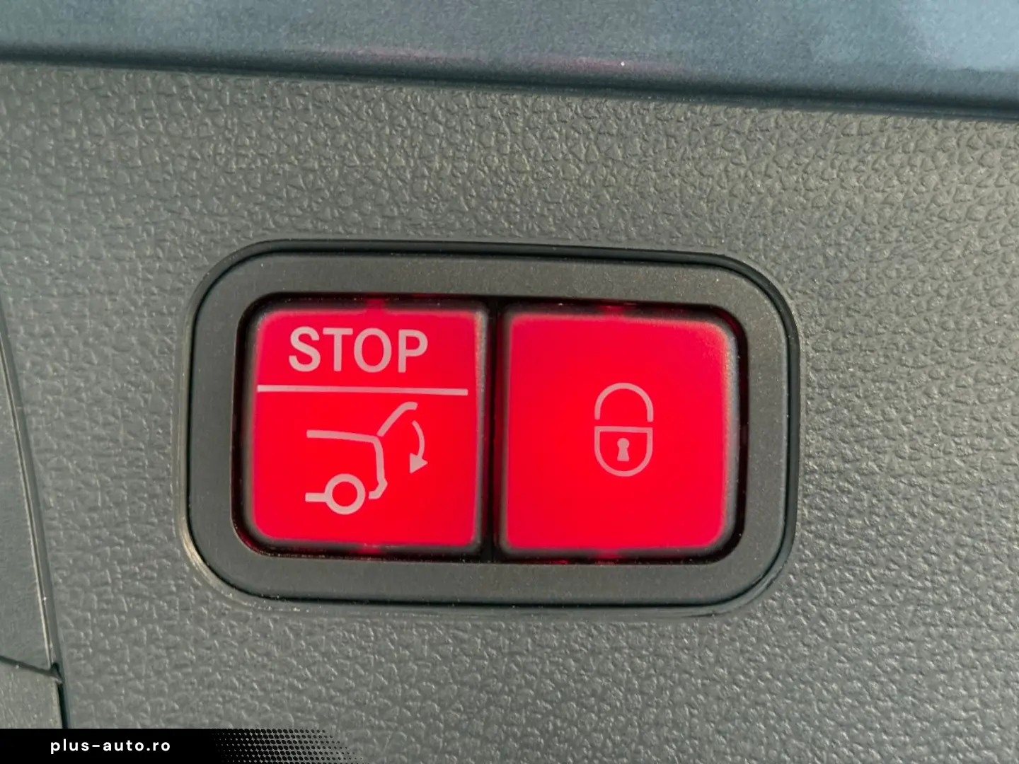 MERCEDES-BENZ GLC 300 de 4M AMG-LINE DISTR PANO MEMORY AHK