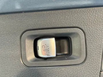 MERCEDES-BENZ GLC 300 de 4M AMG-LINE DISTR PANO MEMORY AHK