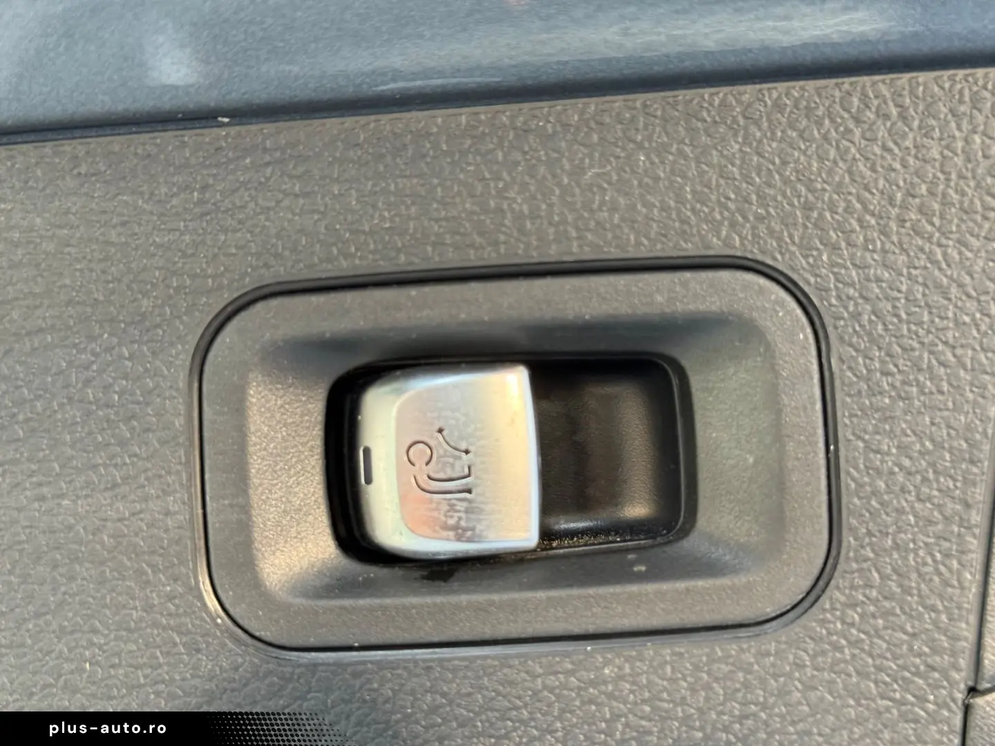 MERCEDES-BENZ GLC 300 de 4M AMG-LINE DISTR PANO MEMORY AHK