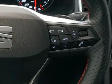 SEAT Ateca FR 2.0 TSI 4Drive ACC PANORMA DAB LED RFK