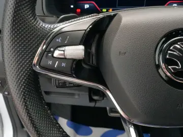 SKODA Karoq Sportline 1.5 TSI ACC LED Virtual Cockpit