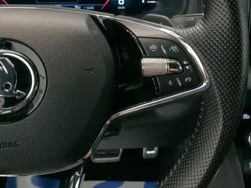 SKODA Karoq Sportline 1.5 TSI ACC LED Virtual Cockpit