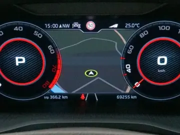 SKODA Karoq Sportline 1.5 TSI ACC LED Virtual Cockpit