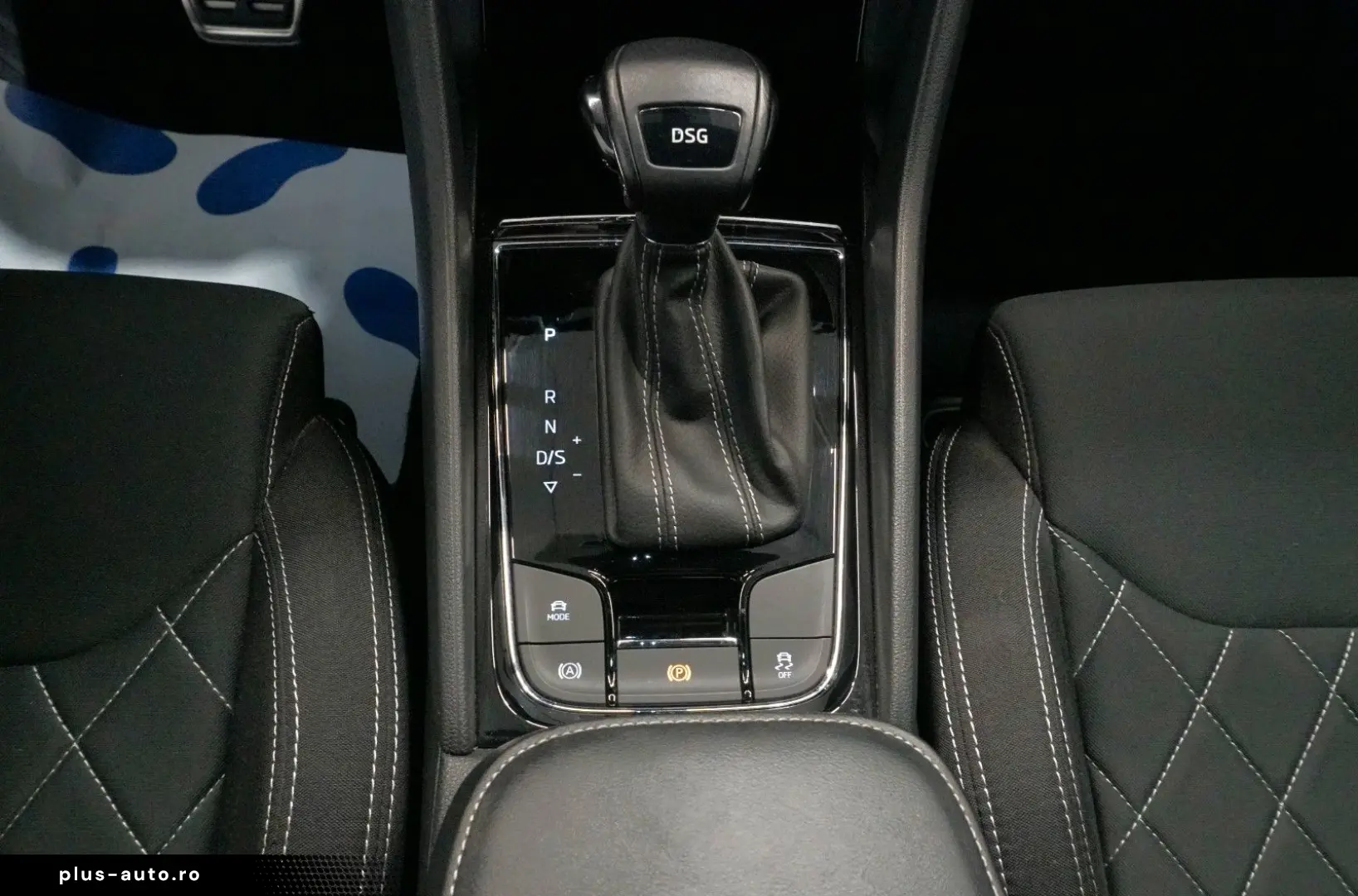 SKODA Karoq Sportline 1.5 TSI ACC LED Virtual Cockpit