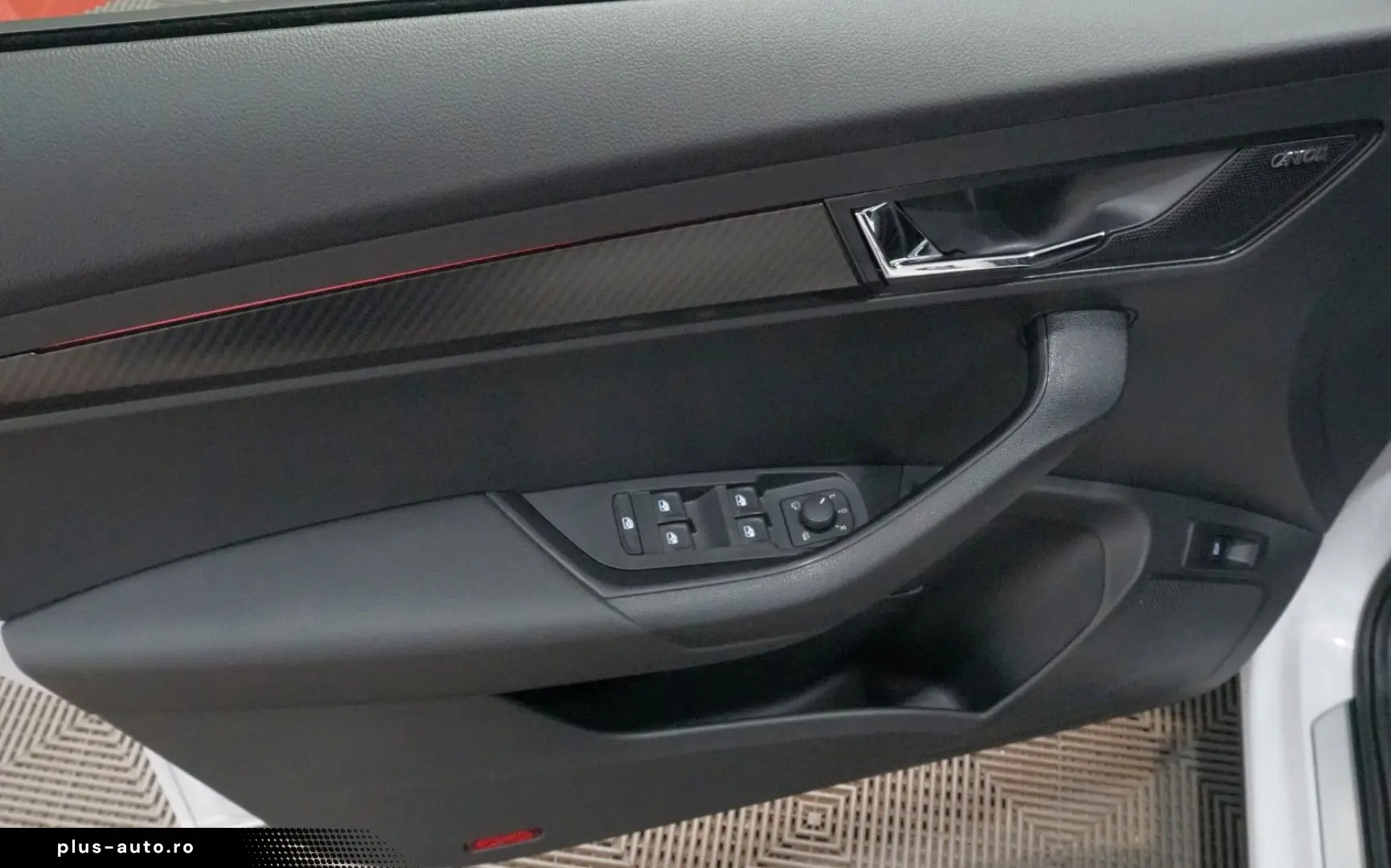 SKODA Karoq Sportline 1.5 TSI ACC LED Virtual Cockpit