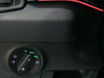 SKODA Karoq Sportline 1.5 TSI ACC LED Virtual Cockpit