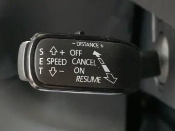 SKODA Karoq Sportline 1.5 TSI ACC LED Virtual Cockpit