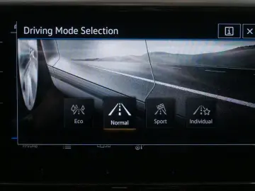 VW Arteon Elegance 2.0 TSI ACC AHK IQ.Light Massage