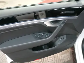 VW Touareg R-Line 4Motion3.0 TSI IQ.Light PANO LUFT