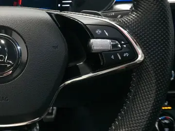 SKODA Superb Lim. 2.0 TSI Sportline 4x4 TEMP MATRIX VC