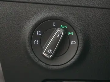 SKODA Superb Lim. 2.0 TSI Sportline 4x4 TEMP MATRIX VC