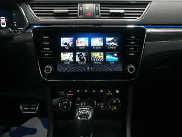 SKODA Superb Lim. 2.0 TSI Sportline 4x4 TEMP MATRIX VC