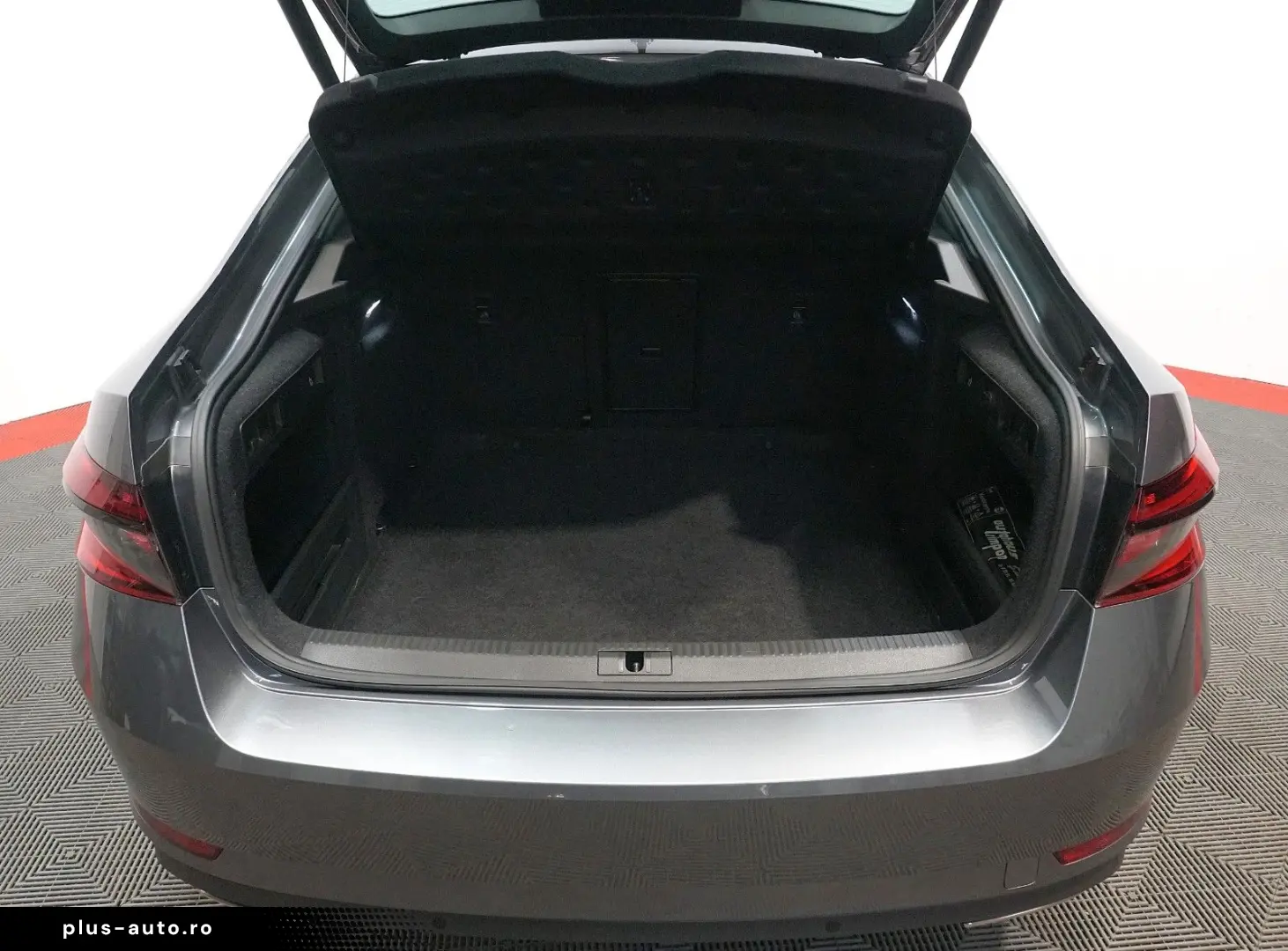 SKODA Superb Lim. 2.0 TSI Sportline 4x4 TEMP MATRIX VC