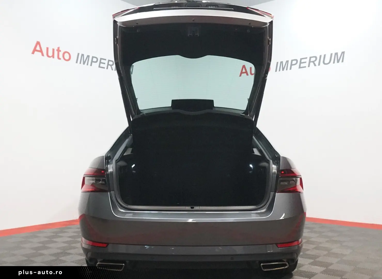 SKODA Superb Lim. 2.0 TSI Sportline 4x4 TEMP MATRIX VC