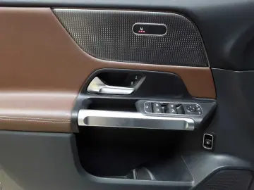 MERCEDES-BENZ GLB220d-Progressive AHK Beam BusiP AssiP