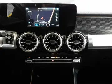 MERCEDES-BENZ GLB220d-Progressive AHK Beam BusiP AssiP