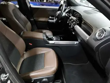 MERCEDES-BENZ GLB220d-Progressive AHK Beam BusiP AssiP