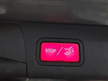 MERCEDES-BENZ GLB220d-Progressive AHK Beam BusiP AssiP