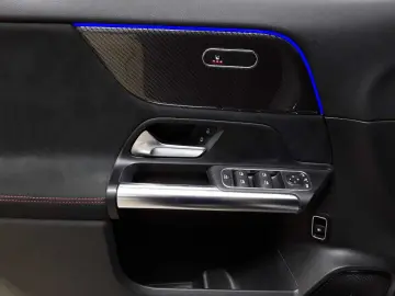 MERCEDES-BENZ GLA 250 e 8G-AMG Beam BusiP AssiP Sound