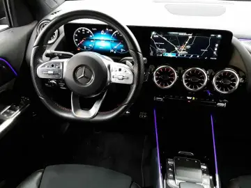 MERCEDES-BENZ GLA 250 e 8G-AMG Beam BusiP AssiP Sound