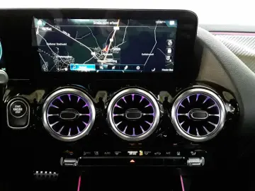 MERCEDES-BENZ GLA 250 e 8G-AMG Beam BusiP AssiP Sound